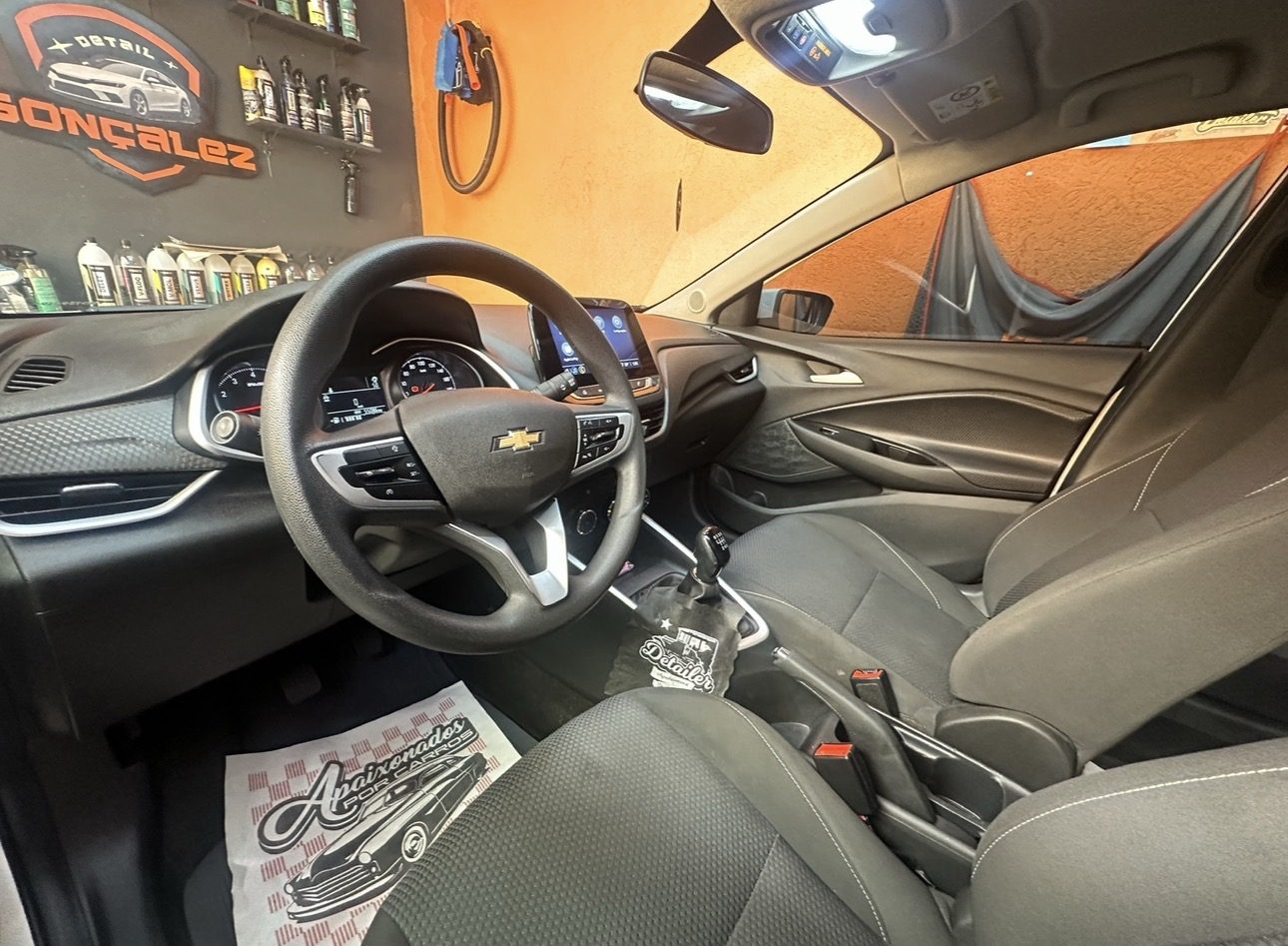 Painel e interior higienizados pela Gonçalez Detail